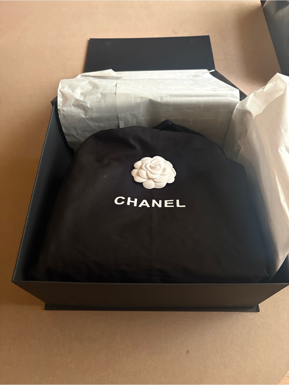 CHANEL 25 Drawstring Shoulder Bag in Denim with Gold Hardware - Picture 2 of 5